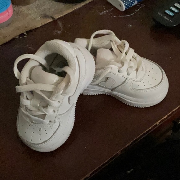 Nike 314194-117 Child Shoe Size 2c - Picture 3 of 5